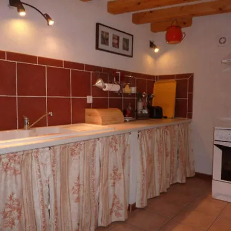 Montségur, 3 Pièces, 4 Personnes - Fr-1-419-245 Hébergement de vacances Montségur